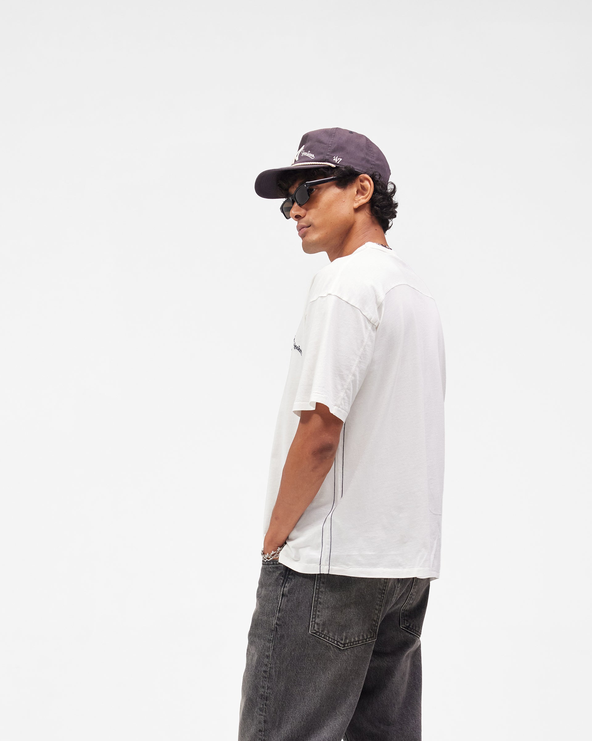Yankees_T-Shirt_-_Flat_White_04.jpg