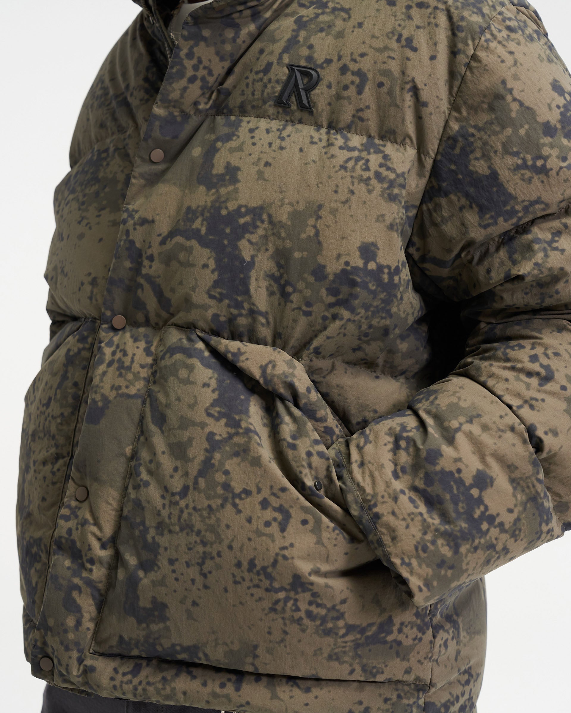 YZERR着用】 RHUDE CAMO PUFFER DOWN JACKET 【公式通販】